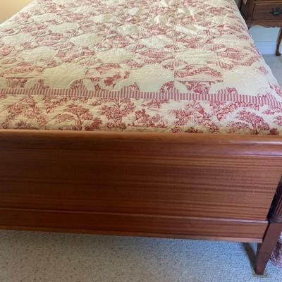 Beautiful FIVE PIECE Bedroom Set