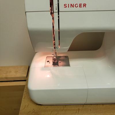 Singer Sewing Machine (L-KD)