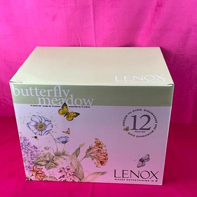 Lot B 555 Lenox Butterfly Meadow 12 pc Set NEW