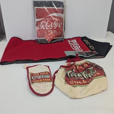 Coca-Cola Collectibles Apron Table Runner Pot Holder & Towel
