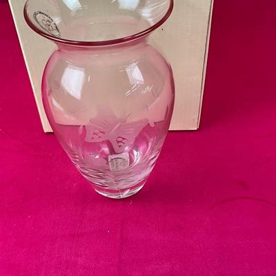 Lot B 558 Lenox Butterfly Meadow Pink Bud Vase NEW