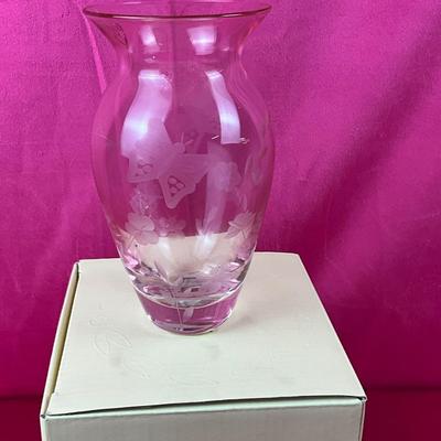 Lot B 558 Lenox Butterfly Meadow Pink Bud Vase NEW