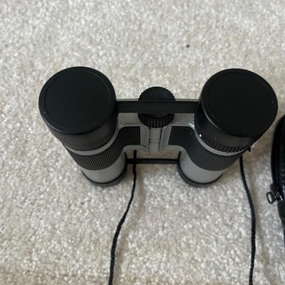 La Crosse Weather Station, Binoculars & Bird Books (LR-MG)