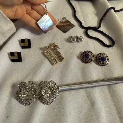 Purses, Scarves and Costume Jewelry (PC-BM)