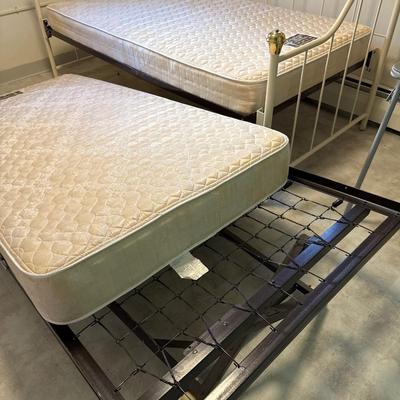 Day bed/trundle bed