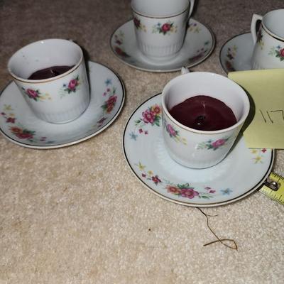 Set of 4 cups and saucers