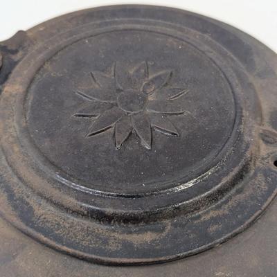 Antique Cast Iron Number 7 Kettle With Lid