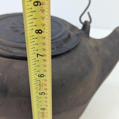 Antique Cast Iron Number 7 Kettle With Lid