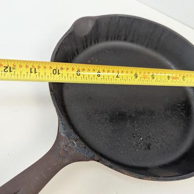 1 Is A Wagner Ware Sidney-O-Cast Iron Skillet Rib Grill & Unbranded Skillet