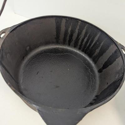 Cast Iron Skillet & Pot