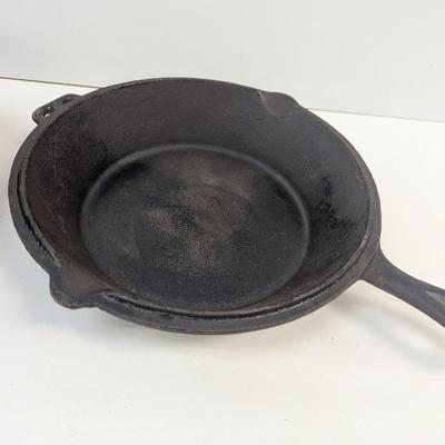 Cast Iron Skillet & Pot