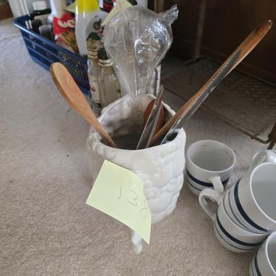 Utensil jar