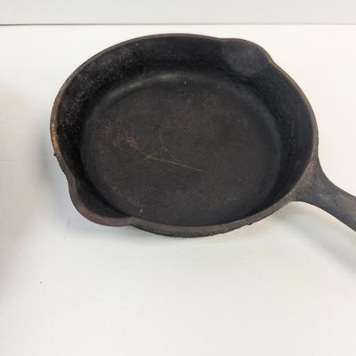 Collectible Cast Iron Pans Approx 8 1/2" & 6 1/2"