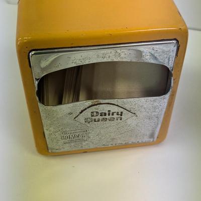 Vintage Home Decor Honey Do Clip Peter Rabbit Plate Dairy Queen Napkin Holder