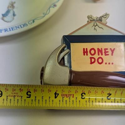 Vintage Home Decor Honey Do Clip Peter Rabbit Plate Dairy Queen Napkin Holder