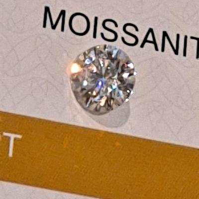 GRA certified 6.5mm Moissanite Diamond 1 ct