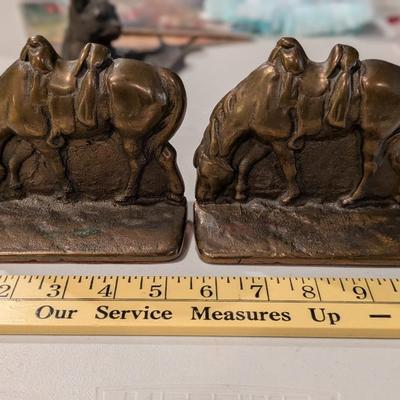 Vintage Western Grazing Saddled Horse Bookends Cast Iron Bronze Copper Finish