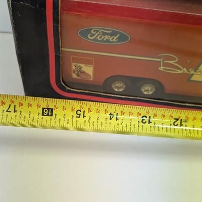 Racing Champions Die-Cast Transporters & Hooters Pit Stop Crew