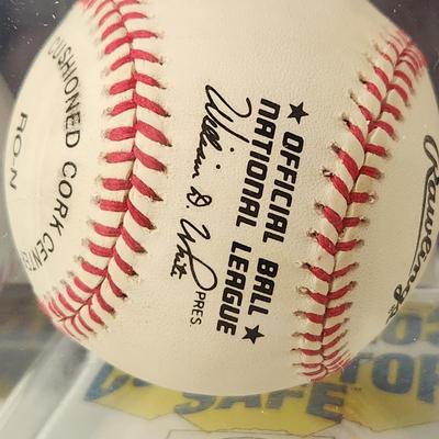 Bobby Valentine OMLB Signed Autographed Baseball In Collectors Case