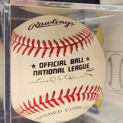 Trevor Hoffman Padres OMLB Signed Autographed Baseball In Collectors Case