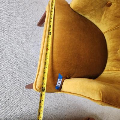 Mid Century Tufted Accent Arm Chair