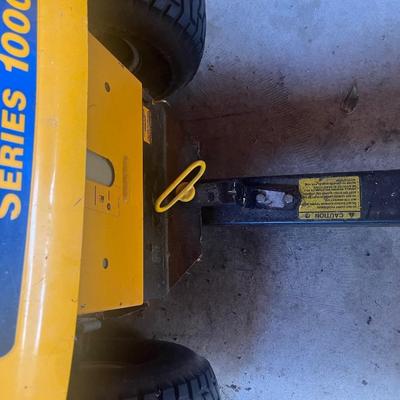 Cub Cadet Series 1000 Lawn Tractor with Cart
