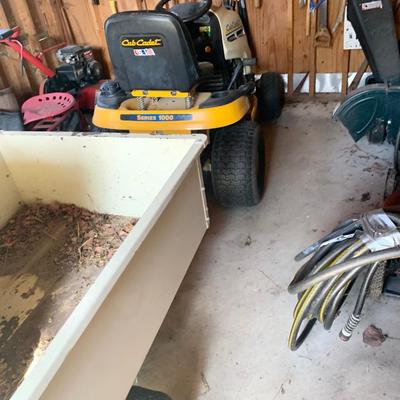 Cub Cadet Series 1000 Lawn Tractor with Cart