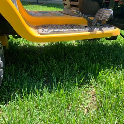 Cub Cadet Series 1000 Lawn Tractor with Cart