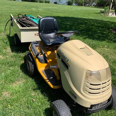 Cub Cadet Series 1000 Lawn Tractor with Cart