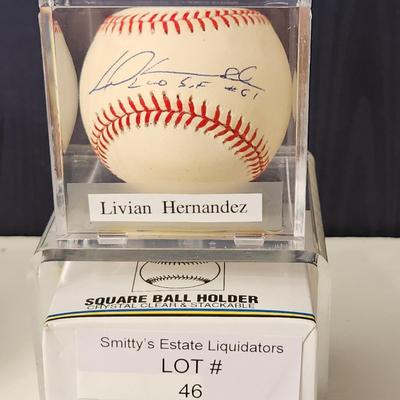 Livian Hernandez Giants OMLB Signed Autographed Baseball In Collectors Case