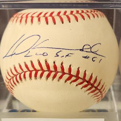 Livian Hernandez Giants OMLB Signed Autographed Baseball In Collectors Case