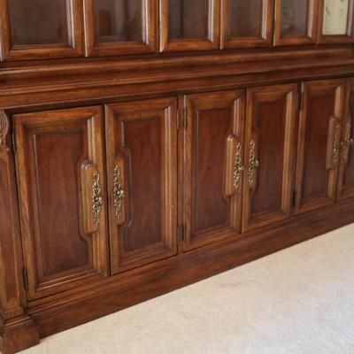 Beautiful Solid Wood China Cabinet