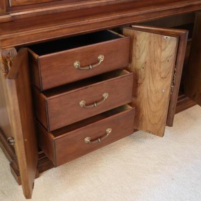 Beautiful Solid Wood China Cabinet