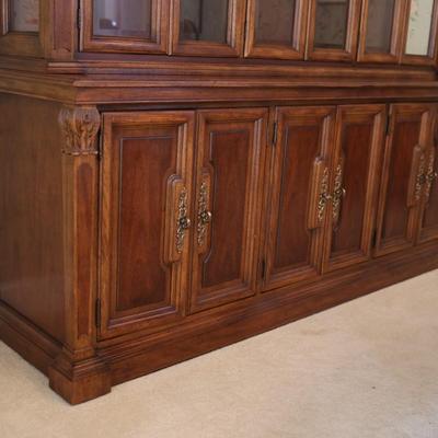 Beautiful Solid Wood China Cabinet