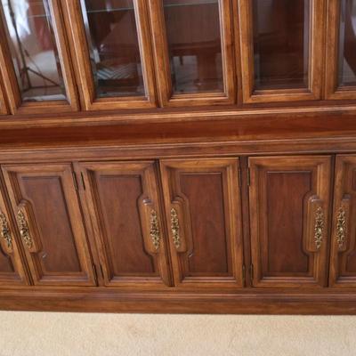 Beautiful Solid Wood China Cabinet