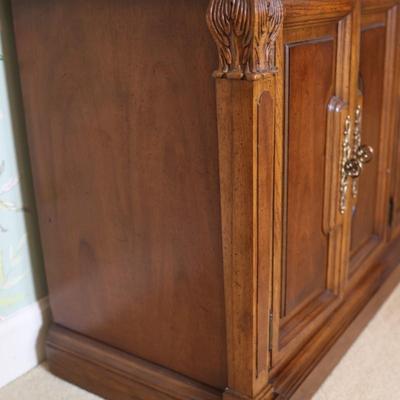 Beautiful Solid Wood China Cabinet