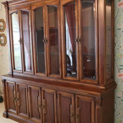 Beautiful Solid Wood China Cabinet