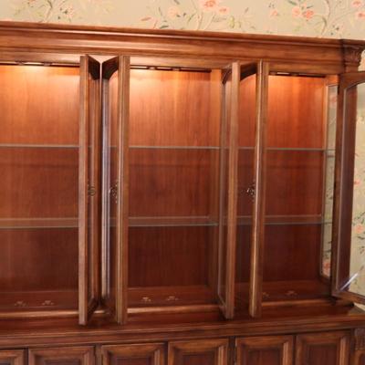 Beautiful Solid Wood China Cabinet