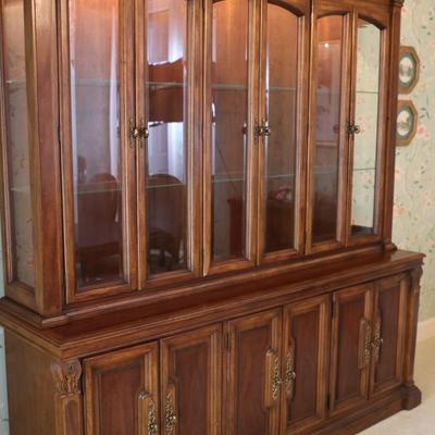 Beautiful Solid Wood China Cabinet