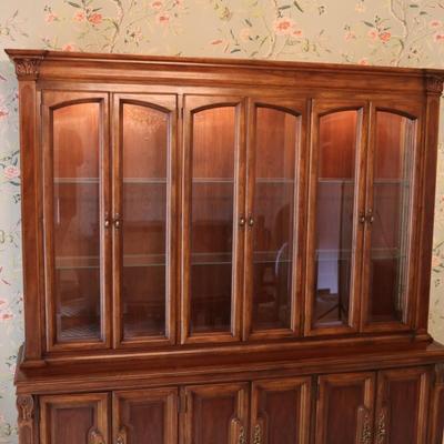 Beautiful Solid Wood China Cabinet