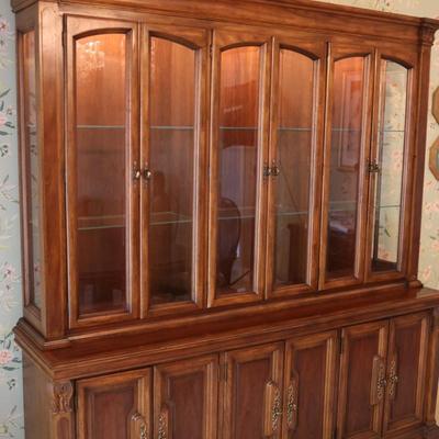 Beautiful Solid Wood China Cabinet