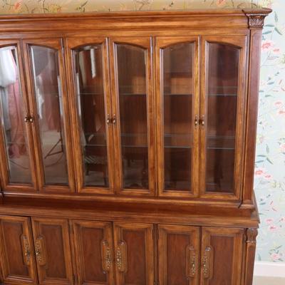 Beautiful Solid Wood China Cabinet