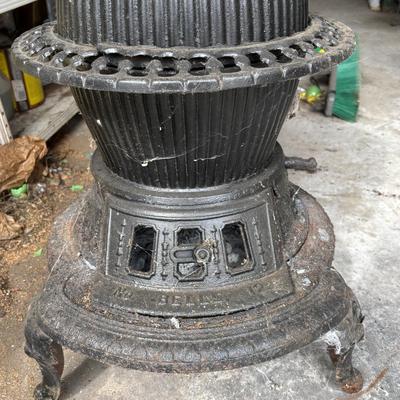 LOT 29: Klein Strove Co., Phila., PA Cast Iron Pot Belly Stove