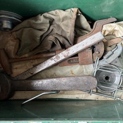 LOT 30: Tools Box & Tools