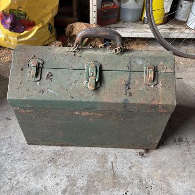 LOT 30: Tools Box & Tools