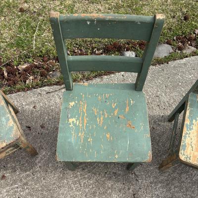 LOT 32: Vintage Readsboro Chair Co. Children's Chairs (4 Green) & Red 2 Red Childs Folding Chairs - Ready for Upcycling