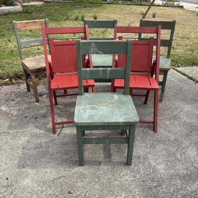 LOT 32: Vintage Readsboro Chair Co. Children's Chairs (4 Green) & Red 2 Red Childs Folding Chairs - Ready for Upcycling