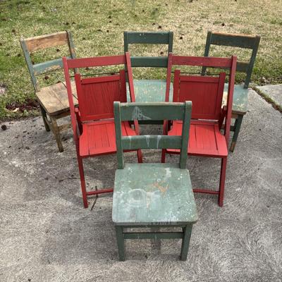 LOT 32: Vintage Readsboro Chair Co. Children's Chairs (4 Green) & Red 2 Red Childs Folding Chairs - Ready for Upcycling