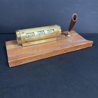 LOT 55: Vintage Audivox, Inc., Micronic Model #303, Antique Brandenburg Porcelain Mustache Cup, Gillett Razor, Schnefel Bros. Straight...