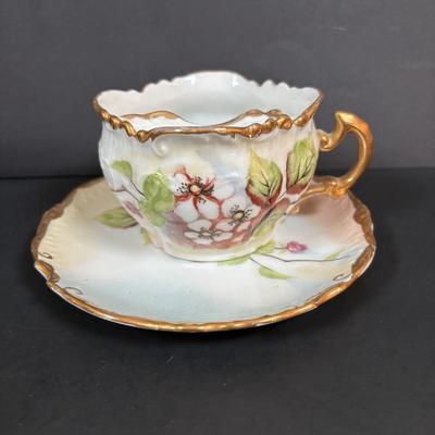 LOT 55: Vintage Audivox, Inc., Micronic Model #303, Antique Brandenburg Porcelain Mustache Cup, Gillett Razor, Schnefel Bros. Straight...